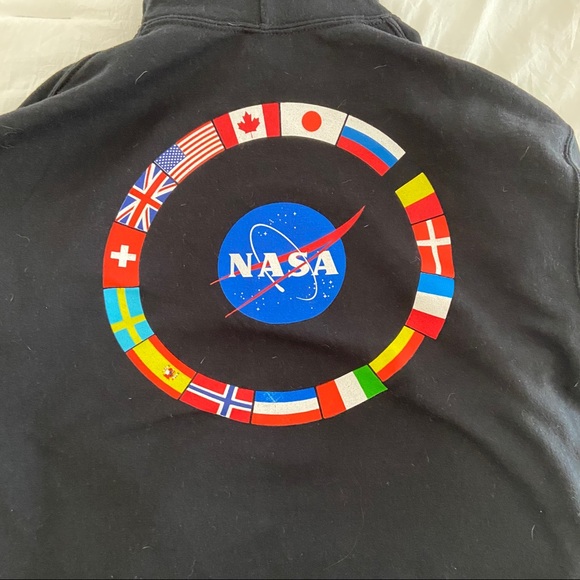 SOLD ❗️Black NASA Hoodie - Picture 2 of 3